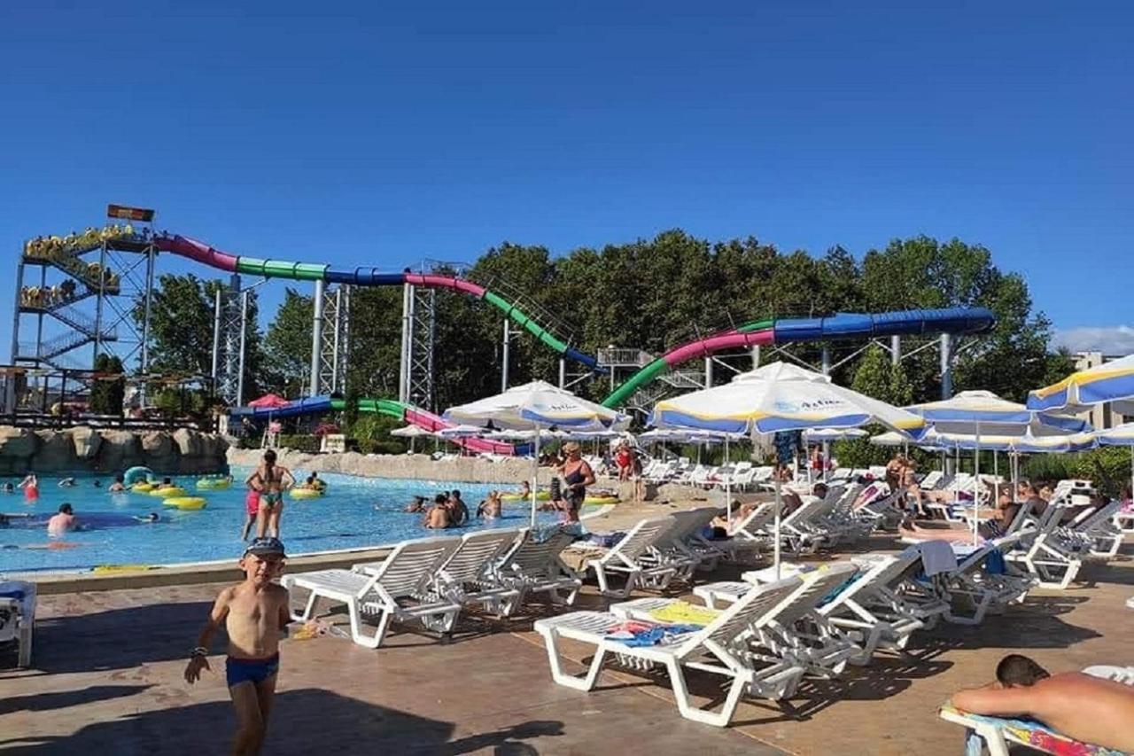 Yves 2 Bed Apart At Sun Village Sunny Beach Not Far Away From The Sea Dış mekan fotoğraf