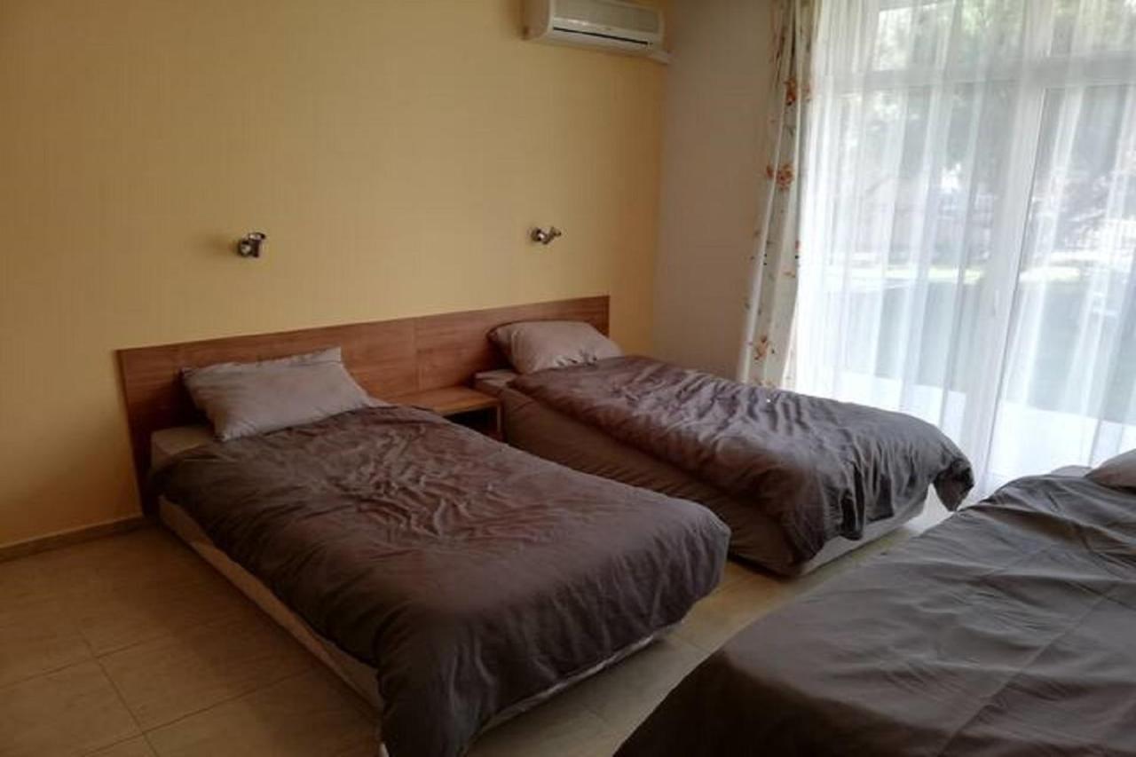 Yves 2 Bed Apart At Sun Village Sunny Beach Not Far Away From The Sea Dış mekan fotoğraf